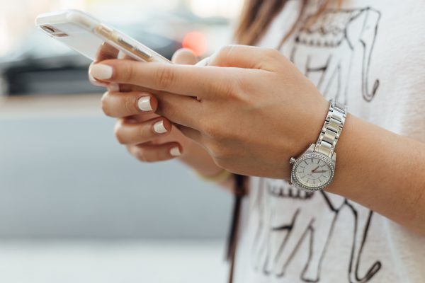 Met deze tips kom jij van je telefoonverslaving af